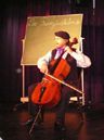 Gespickt mit Humor, Chansons und bewegenden Momenten