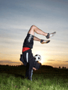 Fu&szlig;ball-Freestyler Julian Hollands