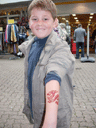 Glitzertattoos sind der Publikumsmagnet bei Jung und Alt