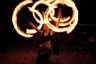 Feuershow � Gekonnte Artistik und freudig-feurige Interaktion