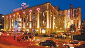 Showtime im Oktober: Friedrichstadtpalast installiert Material von Vari*Lite, Clay Paky, Wireless Solution und MA Lighting