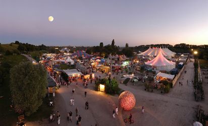 Tollwood Sommerfestival 2009 - Sommerfeeling mit Lufttheater, Akrobatik und Artistik