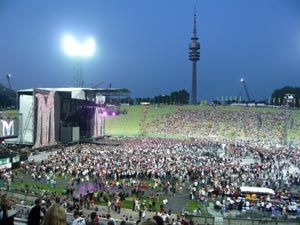 eps mit Madonna Produktion auf Tour