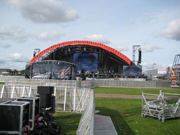 Coldplay Viva la Vida auf Tour mit Barrikaden von eps