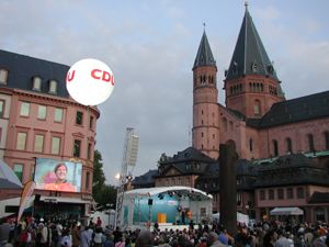 Leuchtballon f�r den Wahlkampf der CDU