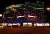 LEDs von Schnick-Schnack-Systems illuminieren Karstadt Sports in Berlin