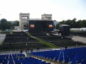 eps bei Veranstaltungsdoppel auf dem M�nchner K�nigsplatz 