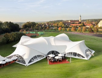 Das elegante Eventzelt von Opera für jeden Anlass