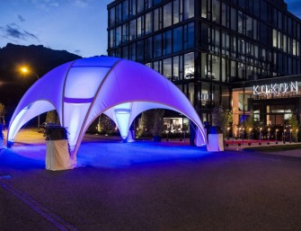 Eventzelte statt Skibrillen: Jumping Star® erweitert Angebot