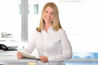 Julia Böhm: “Konferenzdolmetscher zaubern Sprachgrenzen weg”