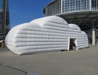 Aufblasbare Zelte: no problaim und die Cloud