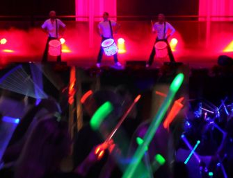 Musikalische Produktpräsentation mit Drums & LED