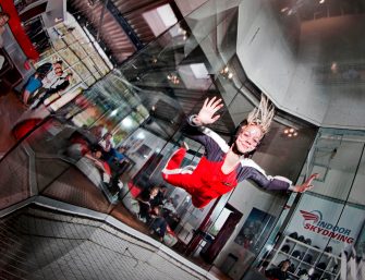 Indoor Skydiving Bottrop: Firmenevents mit Adrenalin-Garantie