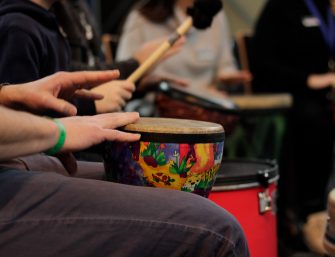 Drum Circle: Rhythmus als nachhaltige Teambuilding-Maßnahme