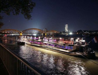 Streetfood & Live-Cooking: Gastro-Highlights auf dem Eventschiff „Pure-liner“