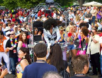 Abgedreht und voll aufgedreht: Dance Parader, der rollende Walk-Act mit Musik