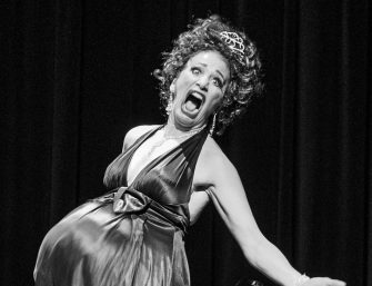 20 Jahre Comedy-Dinner-Show: Tamala Compagnie feiert mit Stargast Hilary Chaplain