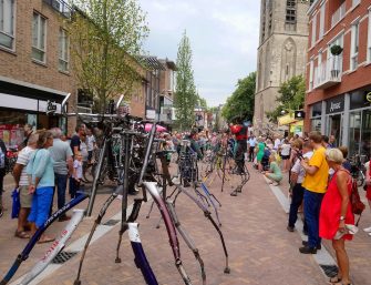 Festivals aus Künstleraugen – Bühne, Familientreffen und Ferienstimmung