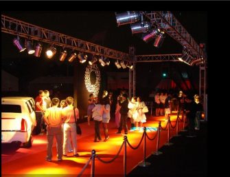 Immer auf der sicheren Seite mit der Eventbeschilderung vom Gurtpfosten König