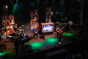 Eventband „De Coronas“ machen mit Coronas-Wunsch-App für Auto-Partys Stimmung