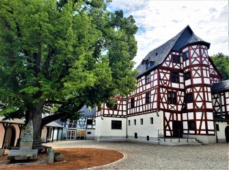 CARPE DIEM – Michael Sinns Weg vom Hotelfachmann zum Kurdirektor