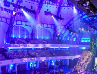 Veranstaltungstechnik von emv: Licht, Ton und Bühnentechnik – und Partner im eigenen Haus