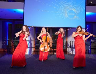 Liveband in Stuttgart mit Überraschungseffekt: Manon Music verzaubert das Publikum