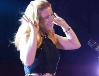 In fünf Schritten zum erfolgreichen Künstlerbooking: Die Checkliste von Musikagent Julian Maria Sieben