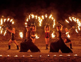 Spektakuläre Shows mit Feuer, Licht und Tanz: Project PQ bringt Veranstaltungen zum Leuchten