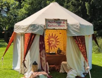 Die Kunst der leuchtenden Augen: Einzigartiges Entertainment für Veranstaltungen mit Cara