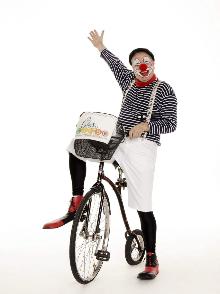 Clown ZIMBO mit seinem Clownsbike - WALK-ACT