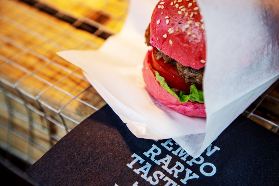 Rainbow Burger. Red. - by Berlin Cuisine