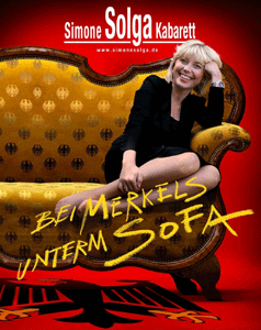 'Bei Merkels unterm Sofa' von und mit Simone Solga