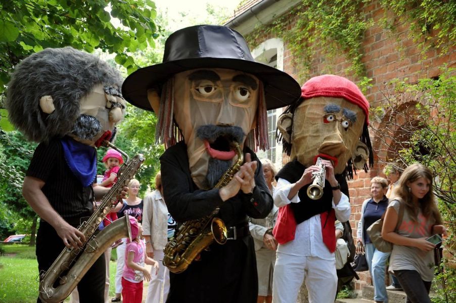 Sax Puppets – Musik-Walk-Act & mobile Band